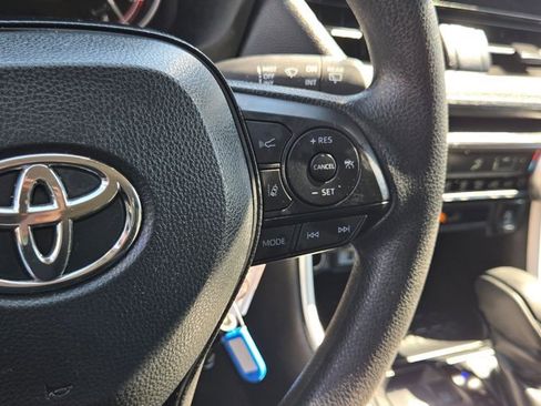 Used 2025 Toyota RAV4 LE image 17