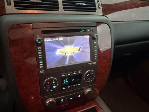 Used 2012 Chevrolet Avalanche LTZ AWD/4WD image 8