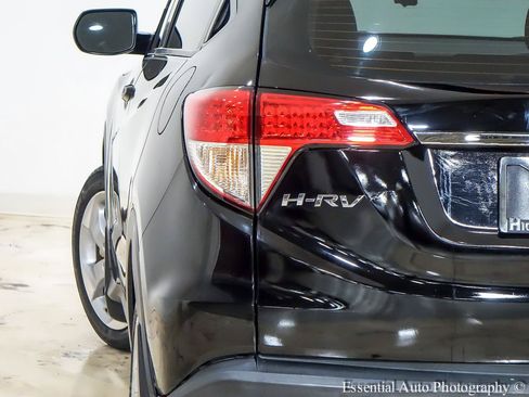 Used 2022 Honda HR-V LX image 8