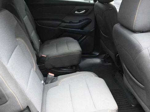 Used 2021 Chevrolet Traverse LT FWD image 40