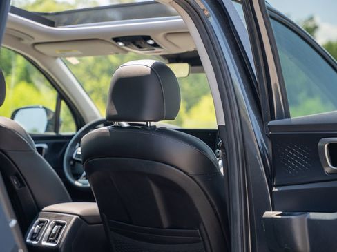 Used 2023 Kia Sorento S w/ Panoramic Sunroof Package FWD image 14