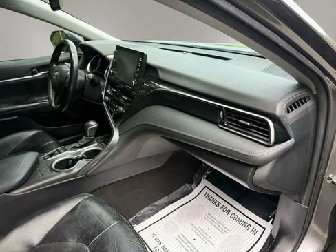 Used 2021 Toyota Camry XLE FWD image 17