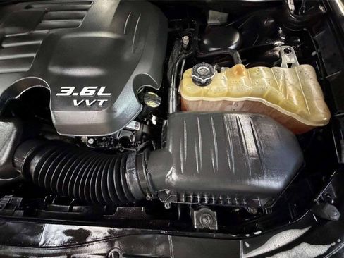Used 2018 Chrysler 300 Limited w/ Safetytec Plus Group AWD/4WD image 34