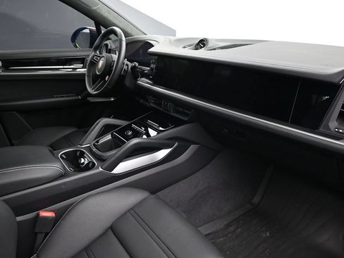 Certified 2026 Porsche Cayenne Turbo GT AWD/4WD image 14