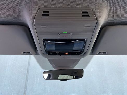 Used 2025 Volkswagen Atlas SE image 17