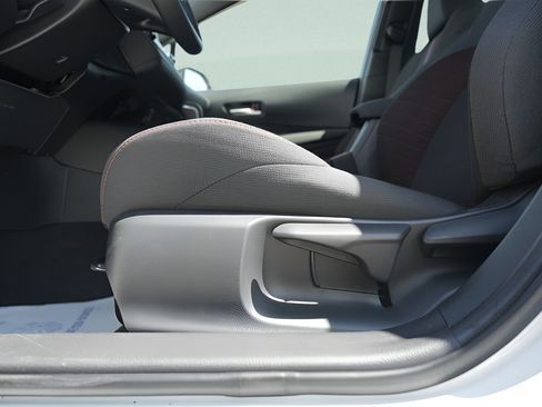 Used 2026 Toyota Corolla SE w/ SE Premium Package FWD image 21