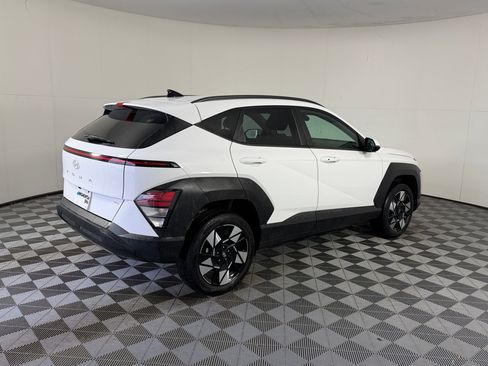 Used 2024 Hyundai Kona SEL AWD/4WD image 9