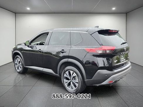 Used 2022 Nissan Rogue SV FWD image 3