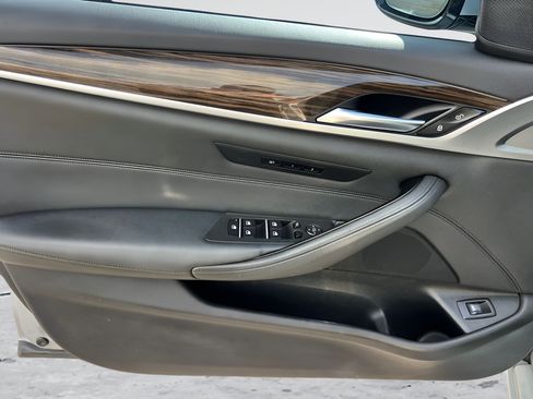 Used 2019 BMW 530i RWD image 36