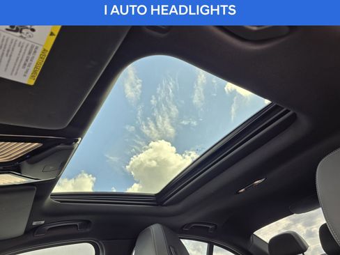 Used 2025 BMW 330i Sedan w/ Convenience Package image 19