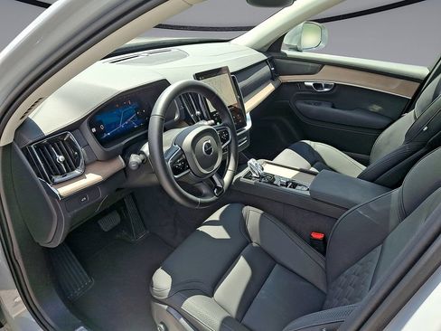 Certified 2026 Volvo XC90 B6 Plus AWD/4WD image 17
