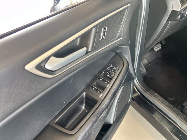 Used 2023 Ford Edge SEL AWD/4WD image 11