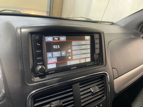 Used 2017 Dodge Grand Caravan GT image 29