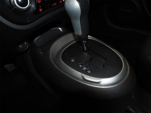 Used 2014 Nissan Juke SL image 21