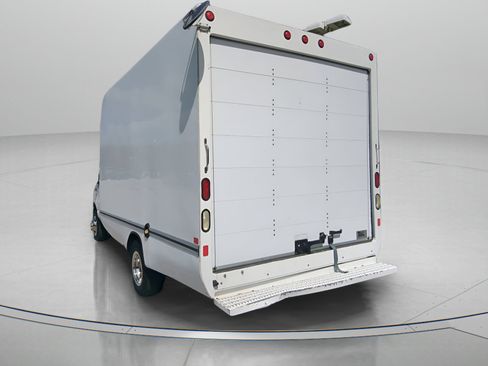 Used 2019 Ford E-350 and Econoline 350 Super Duty RWD image 23