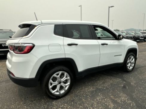 Used 2025 Jeep Compass Sport AWD/4WD image 12