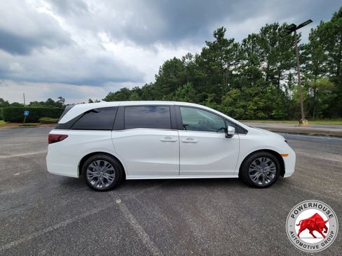 Used 2025 Honda Odyssey Touring image 6