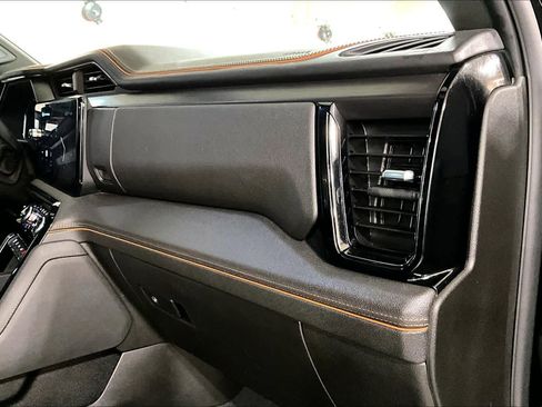 Used 2025 GMC Sierra 2500 AT4 w/ AT4 Premium Plus Package image 19