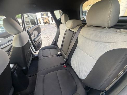 Used 2016 Kia Soul + FWD image 13