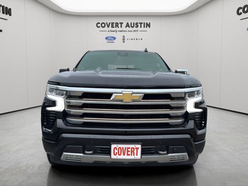 Used 2022 Chevrolet Silverado 1500 High Country w/ Technology Package image 8