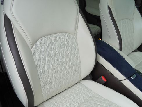 Used 2019 INFINITI QX50 Essential w/ Sensory Package image 13