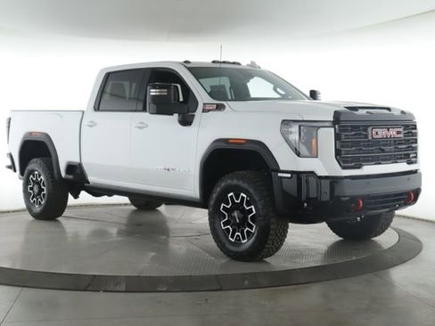 Used 2026 GMC Sierra 2500 AT4X AWD/4WD image 2