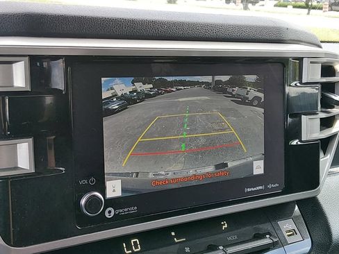 Used 2022 Toyota Tundra SR5 w/ SR5 Convenience Package AWD/4WD image 17