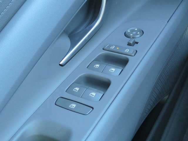 Used 2026 Hyundai Elantra SE FWD image 21