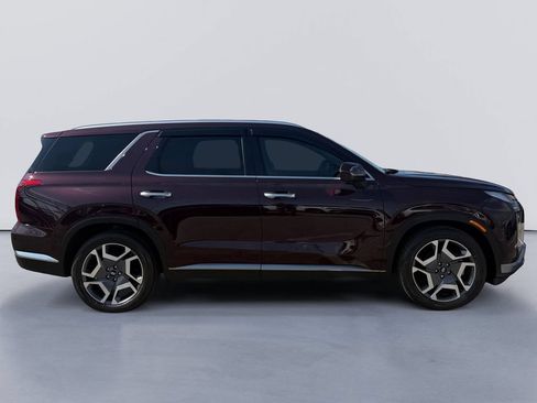 Used 2024 Hyundai Palisade Limited FWD image 2