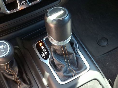 Used 2021 Jeep Wrangler Unlimited Sahara AWD/4WD image 12