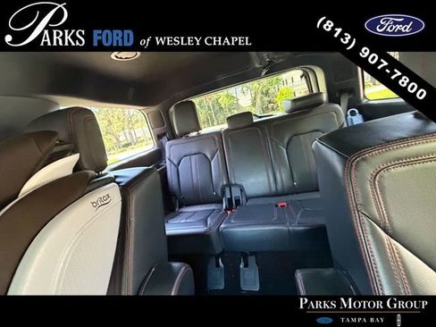 Used 2022 Ford Expedition Limited RWD image 3