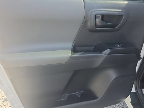 Certified 2023 Toyota Tacoma SR AWD/4WD image 14