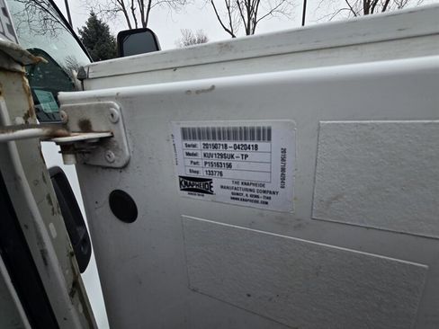 Used 2015 Chevrolet Express 3500 image 28