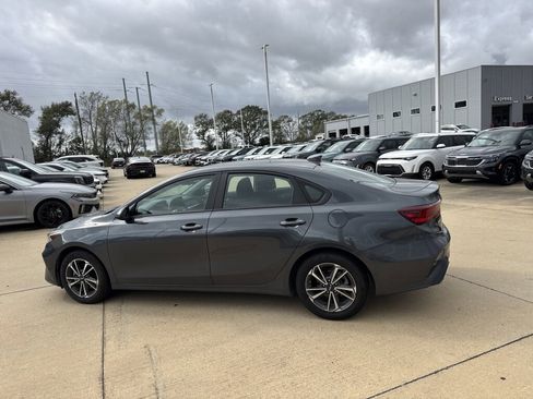 Certified 2024 Kia Forte LXS w/ LXS Technology Package image 21