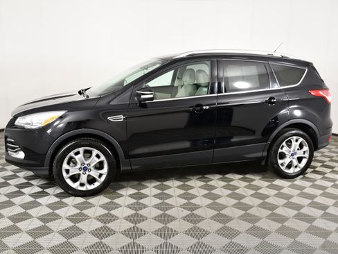Used 2016 Ford Escape Titanium w/ Equipment Group 301A AWD/4WD image 9