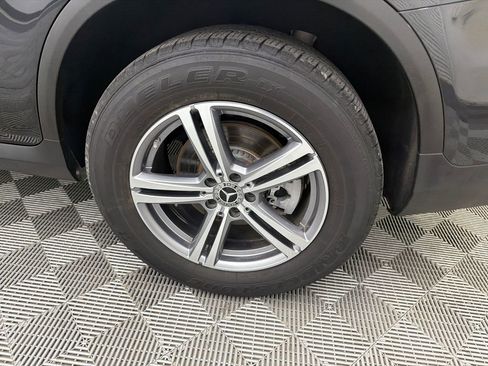 Used 2021 Mercedes-Benz GLC 300 w/ Premium Package image 22