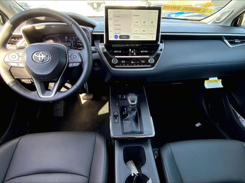 Used 2026 Toyota Corolla Cross XLE w/ Convenience Package AWD/4WD image 5