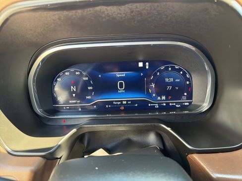 Used 2022 Chevrolet Suburban High Country AWD/4WD image 38