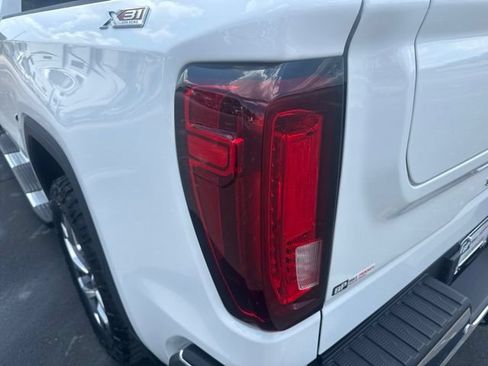 Used 2024 GMC Sierra 1500 SLT w/ SLT Premium Plus Package AWD/4WD image 10