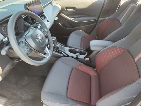 Certified 2025 Toyota Corolla SE image 9