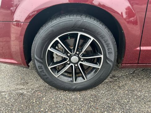Used 2019 Dodge Grand Caravan GT FWD image 32
