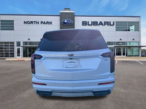 Used 2023 Cadillac XT6 Premium Luxury w/ Technology Package image 4