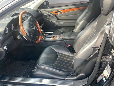 Used 2009 Mercedes-Benz SL 550 image 4