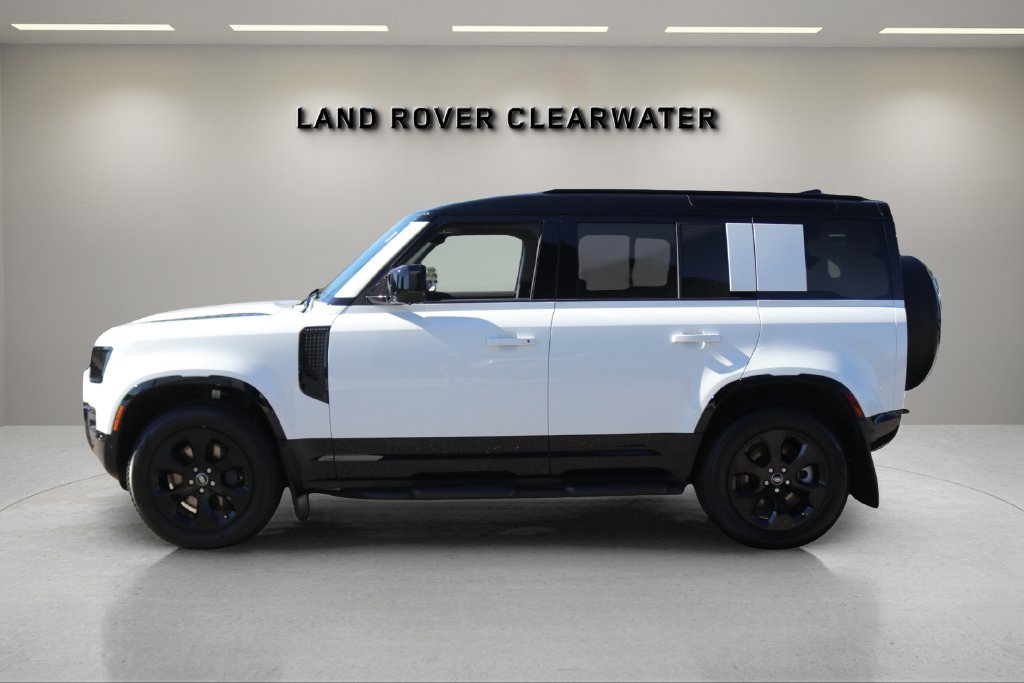 Used 2025 Land Rover Defender 110 X-Dynamic SE AWD/4WD image 2