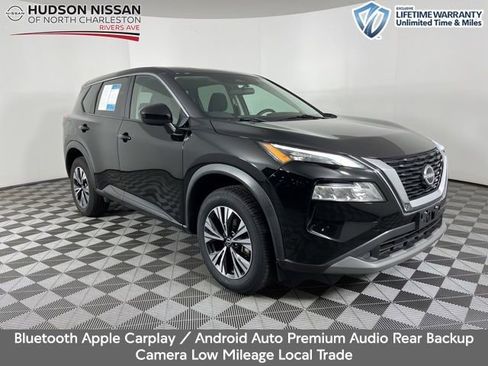 Used 2023 Nissan Rogue SV image 1