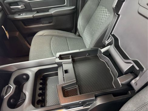 New 2026 RAM 2500 Big Horn AWD/4WD image 12