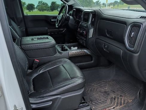 Used 2020 Chevrolet Silverado 1500 LT Trail Boss AWD/4WD image 12