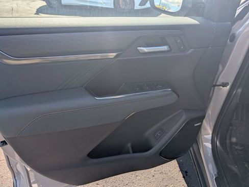 New 2026 GMC Acadia AT4 w/ Luxury Package image 15