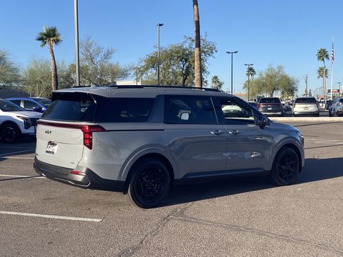 New 2026 Kia Carnival SX w/ SX Dark Edition Package FWD image 4