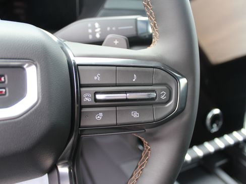 New 2026 GMC Acadia AT4 image 25